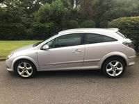 Second-hand Vauxhall Astra Sport 101 CP (74 kW) 2007 Argintiu Hatchback