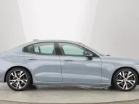 Usado Volvo S60 R-Design 250 HP (183 kW) 2022 Cinzento Sedan