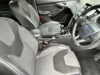 Begagnad Ford Focus Titanium X 2018 Röd Halvkombi