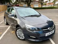 Used Vauxhall Astra Excite 100 HP (73 kW) 2015 Grey Hatchback