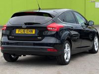 Begagnad Ford Focus Titanium 2016 Svart Halvkombi