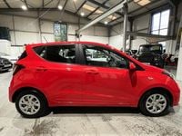 Used Hyundai i10 SE 67 HP (49 kW) 2018 Red Hatchback