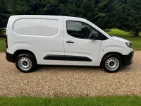Used Vauxhall Combo 100 HP (73 kW) 2024 White MPV