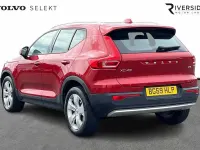Used Volvo XC40 Momentum 163 HP (119 kW) 2020 725 fusion red SUV