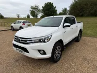 Used Toyota HiLux 150 HP (110 kW) 2020 White Pickup