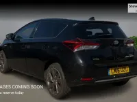 Used Toyota Auris Hybrid Design 136 HP (100 kW) 2016 Hatchback