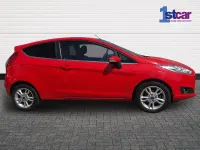 Used Ford Fiesta Zetec 82 HP (60 kW) 2016 Red Hatchback
