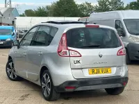 Używany Renault Scénic III Bose Edition 110 KM (80 kW) 2011 Srebrny Minivan