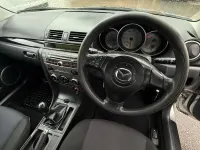 Usado Mazda 3 105 HP (77 kW) 2007 Prateado Citadino