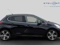 Used Peugeot 208 GT-line 108 HP (79 kW) 2017 Blue Hatchback