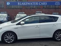 Used Toyota Auris Hybrid 2015 White Hatchback