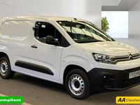 Used Citroën Berlingo PureTech 108 HP (79 kW) 2023 White MPV