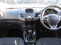 Usado Ford Fiesta Titanium 2014 Prateado Citadino
