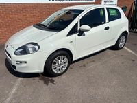 Used Fiat Punto Pop 69 HP (50 kW) 2015 White Hatchback