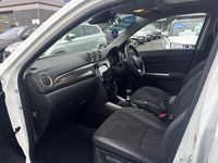 Used Suzuki Vitara SZ5 140 HP (102 kW) 2022 White Hatchback