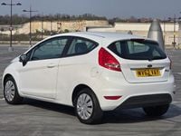 Used Ford Fiesta Zetec 2013 White Hatchback