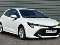 Used Toyota Corolla 116 HP (85 kW) 2019 White Hatchback