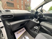 Used Vauxhall Combo 100 HP (73 kW) 2021 White Van