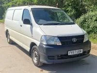 Used Toyota HiAce 95 HP (69 kW) 2007 White Van