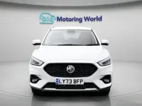 Używany MG ZS Exclusive 111 KM (81 kW) 2023 Biały SUV