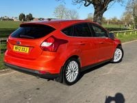 Used Ford Focus Zetec 125 HP (91 kW) 2012 Red Hatchback