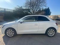 Used Audi A1 Sport 86 HP (63 kW) 2011 White Hatchback