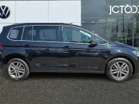 Used VW Touran SEL 150 HP (110 kW) 2023 Black MPV