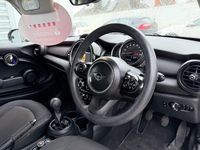 Usado Mini ONE Classic 2019 Blanco Utilitario