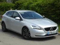 Used Volvo V40 Momentum 120 HP (88 kW) 2016 Silver Hatchback