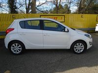 Used Hyundai i20 Active 2014 White Hatchback