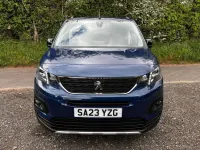 Second-hand Peugeot Rifter Allure 131 CP (96 kW) 2023 Albastru Monovolum