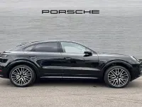 Usado Porsche Cayenne 470 HP (345 kW) 2025 Preto SUV