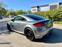 Usado Audi TT Black Edition 184 CV (135 kW) 2017 Gris Coupe