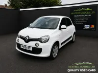 Used Renault Twingo Expression 70 HP (51 kW) 2015 White Hatchback