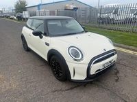 Używany Mini Cooper Classic 2021 Biały Hatchback