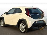 Used Toyota Aygo X PURE 72 HP (52 kW) 2024 White SUV