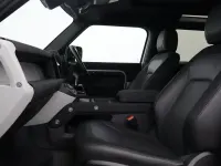 Begagnad Land Rover Defender SE Dynamic 246 HK (180 kW) 2023 Silver SUV