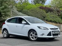 Used Ford Focus Zetec 2013 White Hatchback