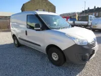 Używany Vauxhall Combo 2018 Srebrny Minivan