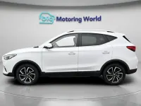 Używany MG ZS Exclusive 111 KM (81 kW) 2023 Biały SUV