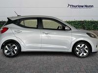 Gebraucht Hyundai i10 Advanced 63 PS (46 kW) 2025 Grau Kleinwagen
