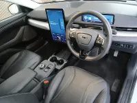 Used Ford Mustang Select 269 HP (197 kW) 2023 White Hatchback