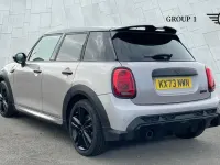 Begagnad Mini Cooper Hatch 136 HK (100 kW) 2024 Grå Halvkombi