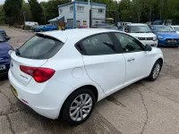 Used Alfa Romeo Giulietta 120 HP (88 kW) 2018 White Hatchback