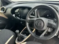 Used Toyota Aygo X 72 HP (52 kW) 2022 Beige SUV