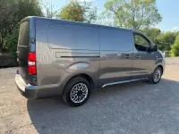 Second-hand Vauxhall Vivaro 145 CP (106 kW) 2023 Gri Monovolum