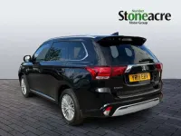 Begagnad Mitsubishi Outlander P-HEV 174 HK (127 kW) 2019 Svart SUV