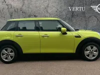 Used Mini Cooper Classic 136 HP (100 kW) 2022 Yellow Hatchback