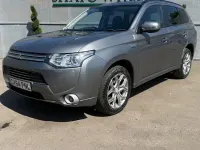 Usado Mitsubishi Outlander P-HEV 121 HP (88 kW) 2015 Carrinha