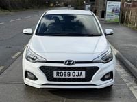 Used Hyundai i20 SE 84 HP (61 kW) 2018 White Hatchback